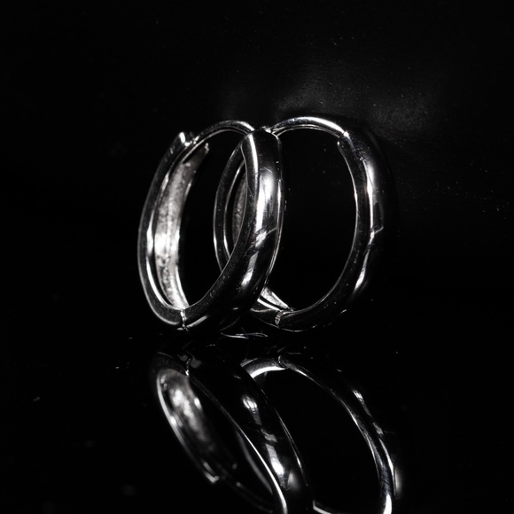 Small Solid 925 Sterling Silver White Gold Plated Men's Huggie Hoop Earrings - Picture 5 of 5